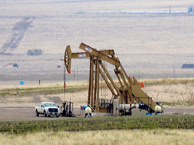 Figure 6.20: An oil pumpjack in the Pawnee National Grasslands, Colorado, part of the Denver Basin.